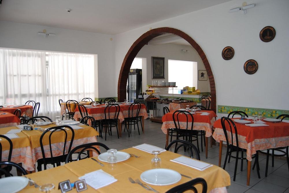 Hotel Trevi Cesenatico Ngoại thất bức ảnh