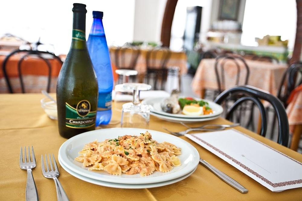 Hotel Trevi Cesenatico Ngoại thất bức ảnh