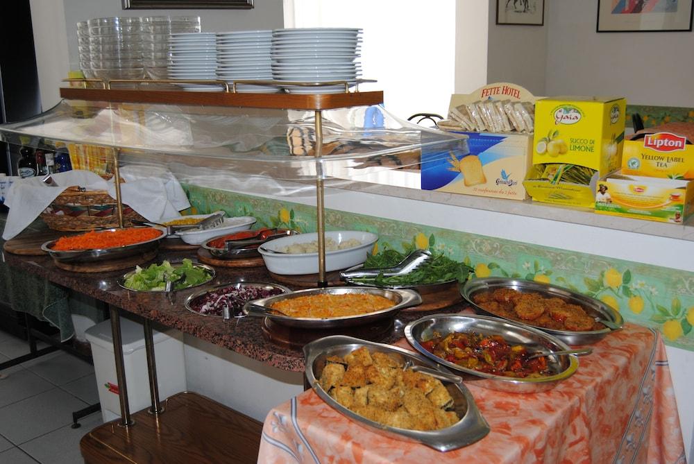 Hotel Trevi Cesenatico Ngoại thất bức ảnh