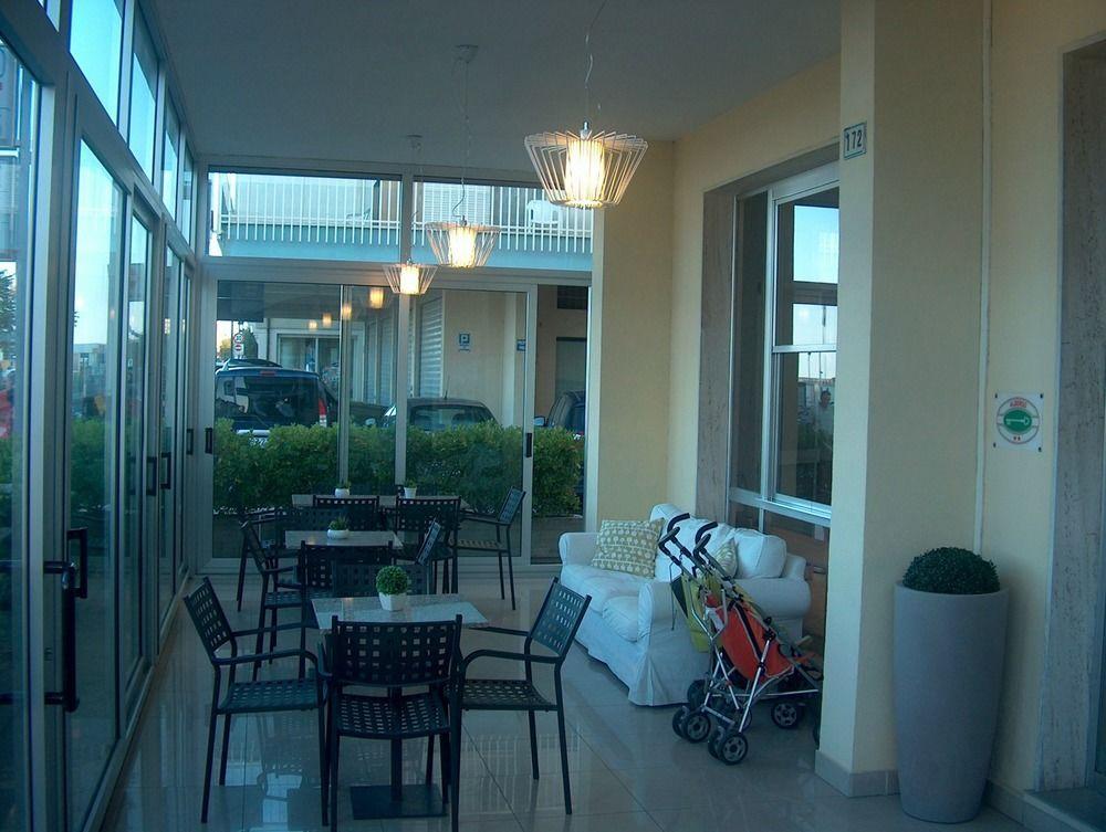 Hotel Trevi Cesenatico Ngoại thất bức ảnh