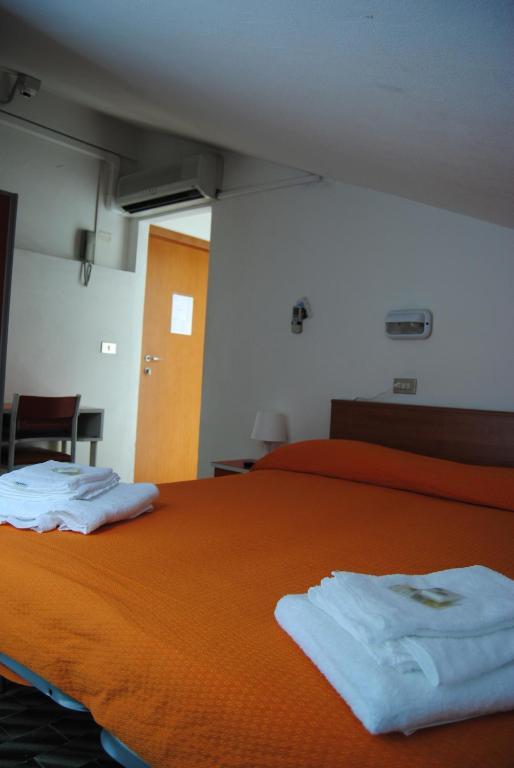 Hotel Trevi Cesenatico Phòng bức ảnh