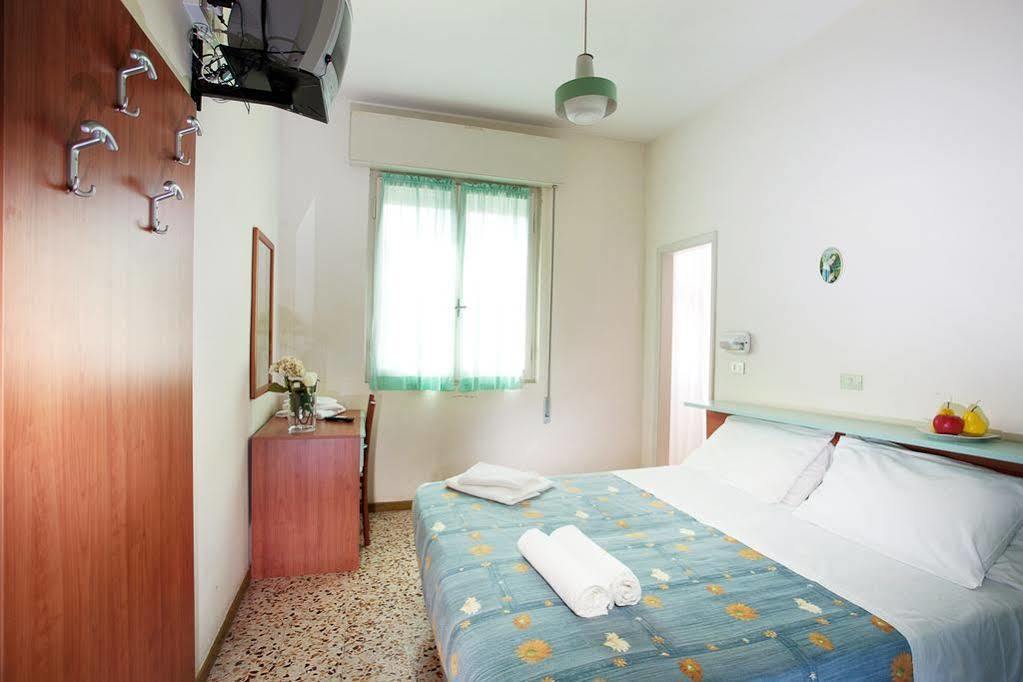Hotel Trevi Cesenatico Ngoại thất bức ảnh